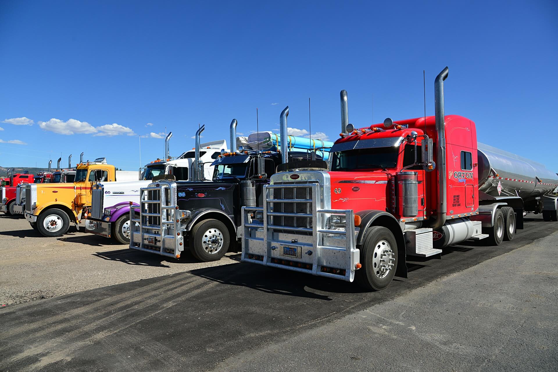 long-haul-trucks-parked